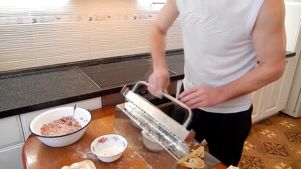 Машинка для лепки пельменей