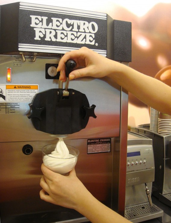 Аппарат для изготовления мороженого