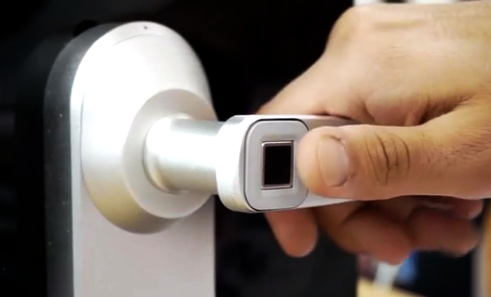 Замок с отпечатком пальца