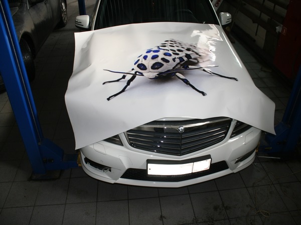 Виниловая пленка для автомобиля